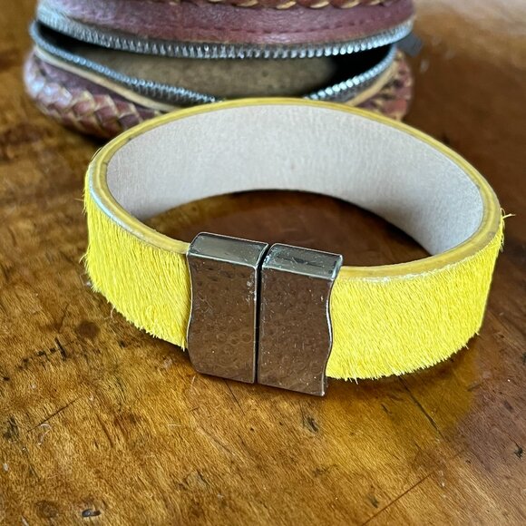Rustic Cuff Calf Hair Magnetic Closure Bracelet in Vintage Leather Coin Purse - Picture 1 of 5